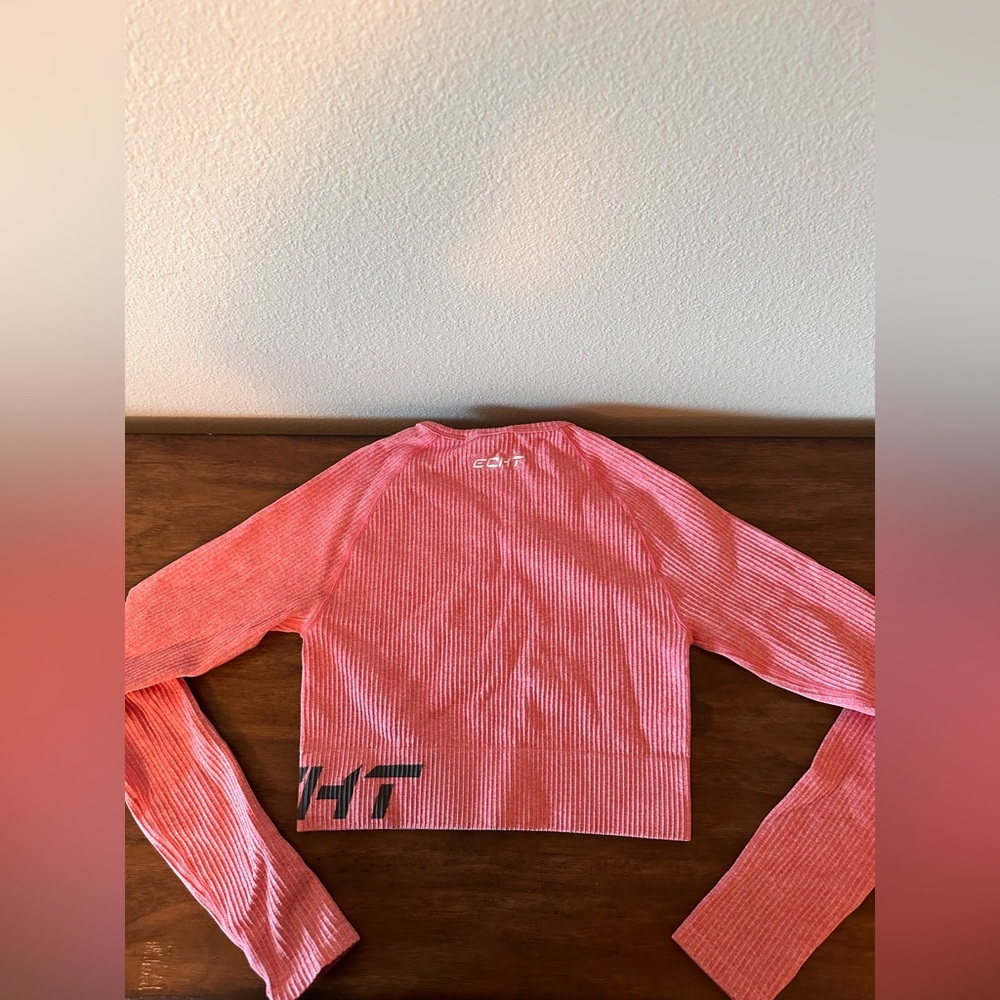 ECHT Coral Pink Long Sleeve Athletic Top Arise Comfort Line Size Small - Picture 2 of 3